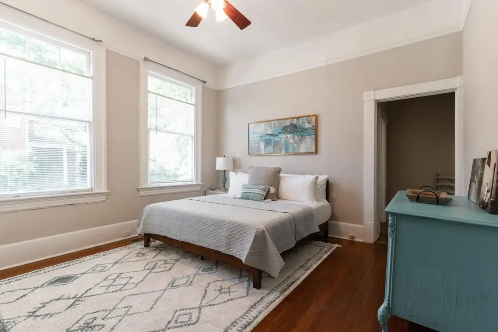 28c7ab69 147d 47b8 a98d 67bd08f93f76