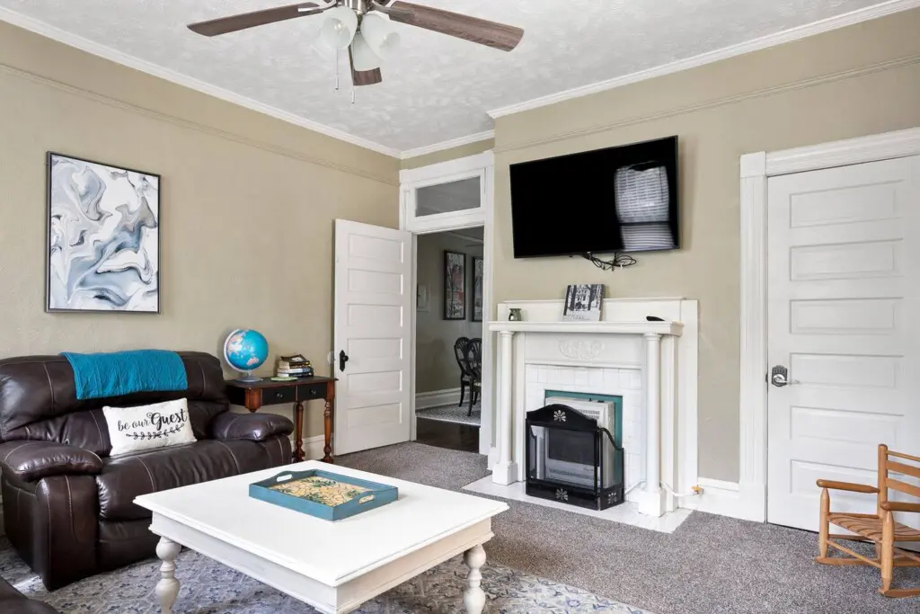 4a6c2ce8 d5bd 4ca3 8f4f 4544e1fcbd38