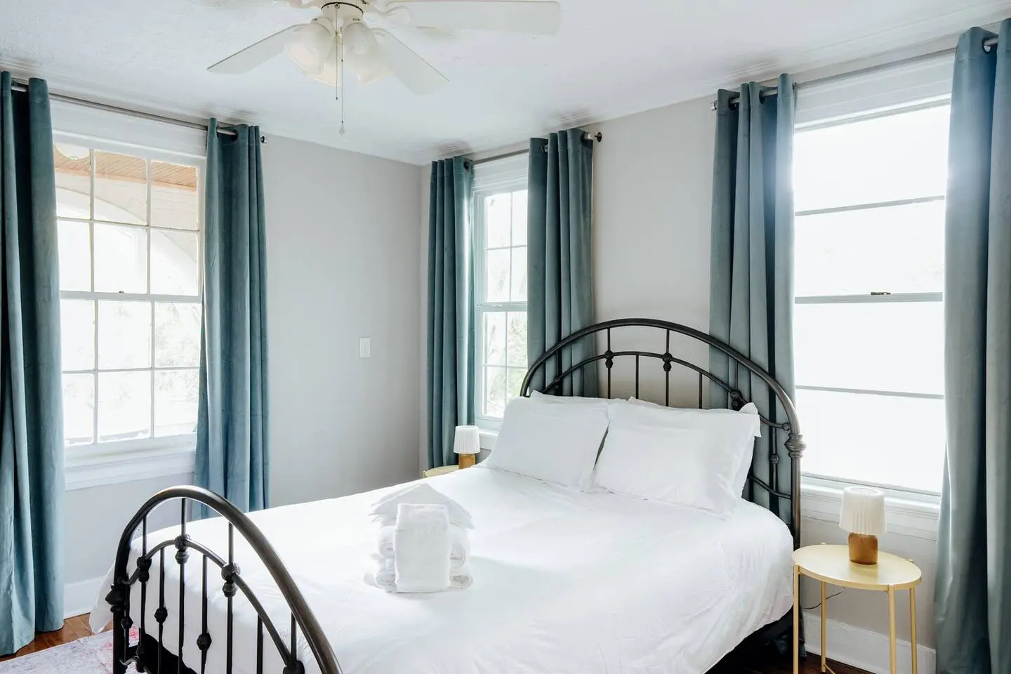 592272fd ef52 4966 a5d8 e5849f3a8b20