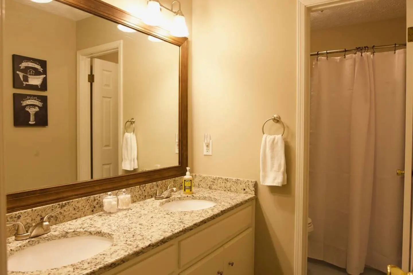 759e1d73 cb9b 4d01 8dc0 a346e284a17e