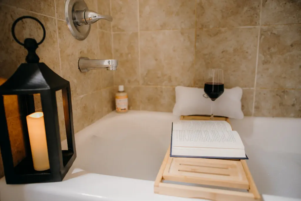 79Commerce.Unit206 12