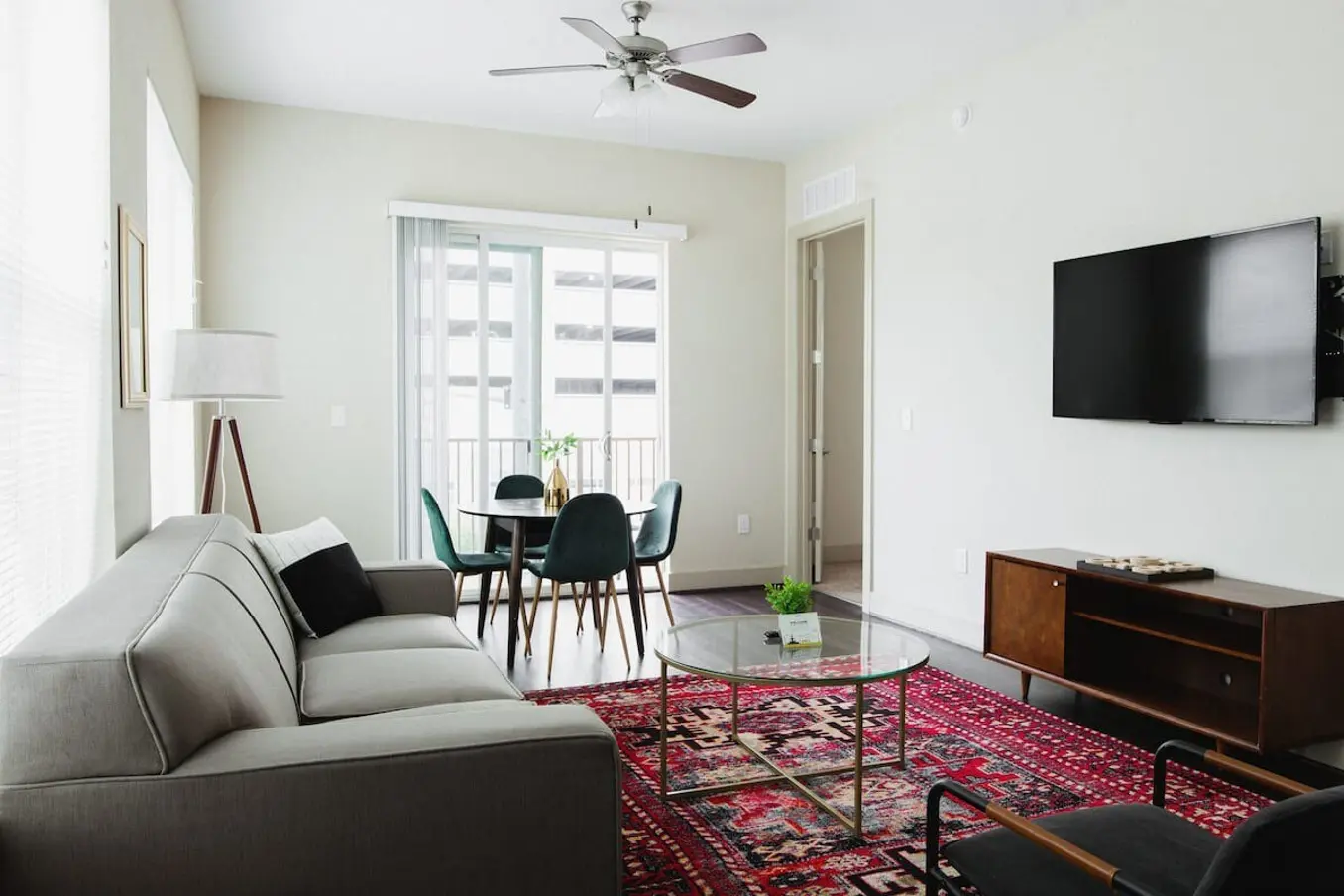 d207d765 7e87 44e8 8639 ed78e554121b