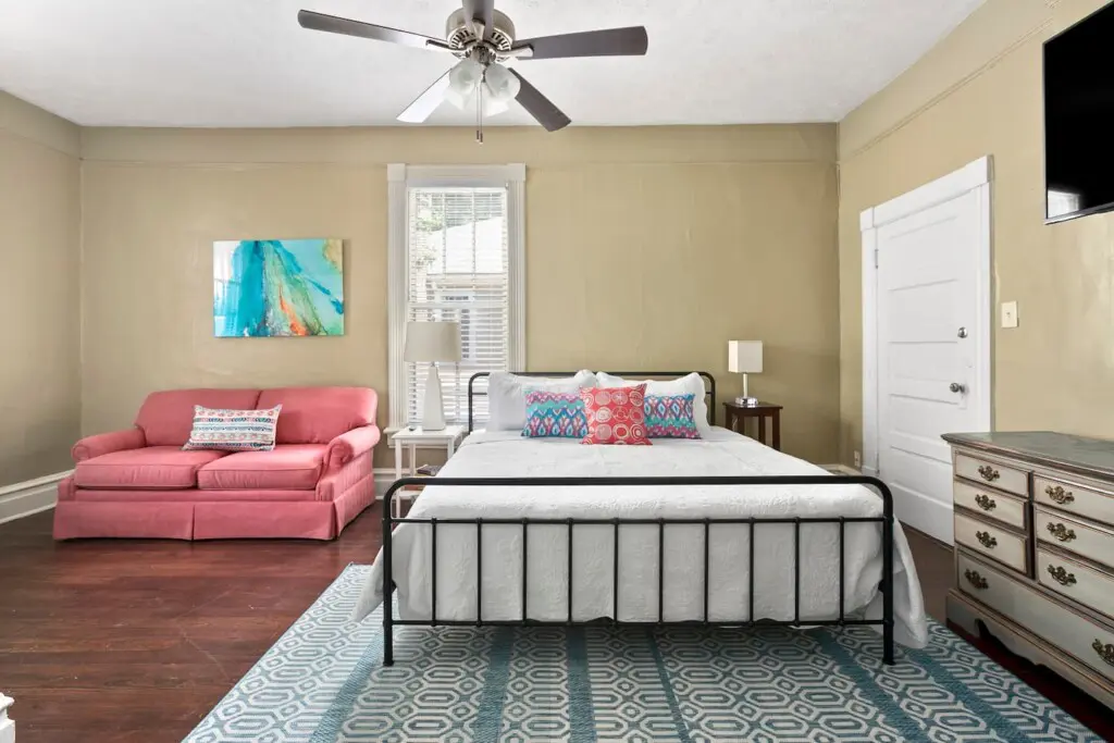 e12afad8 0383 4f49 a9e7 32590205d4e0