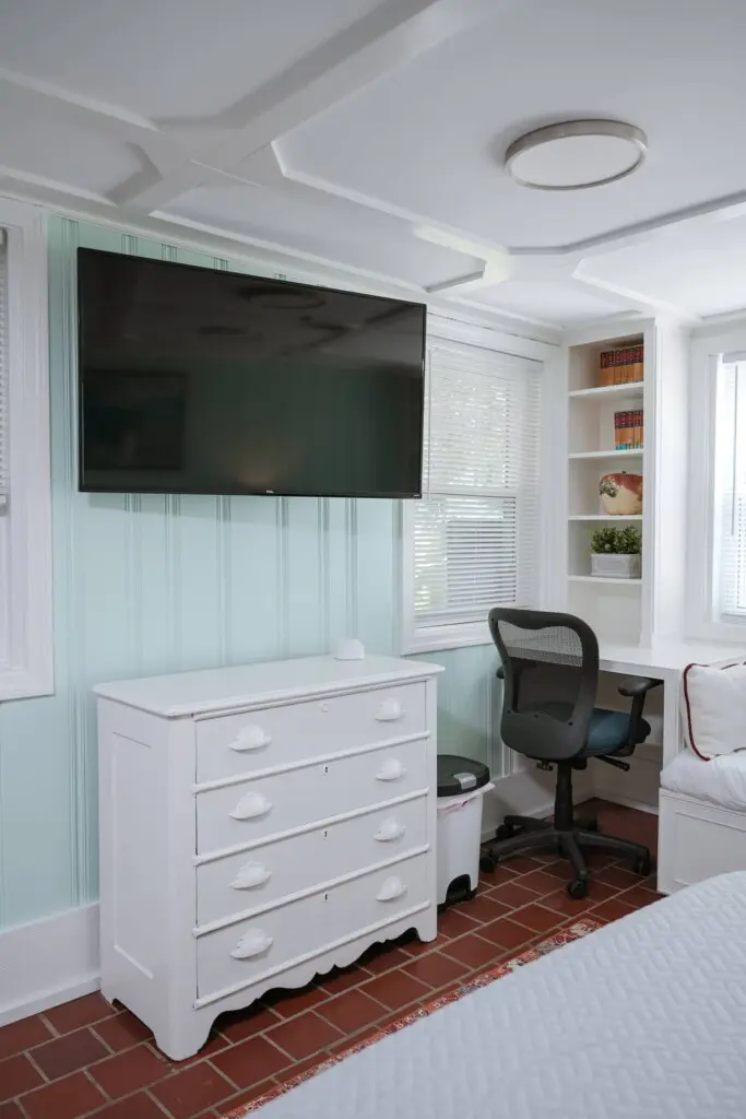 effb8159 85e1 4d5b 80d8 90d5a299df18