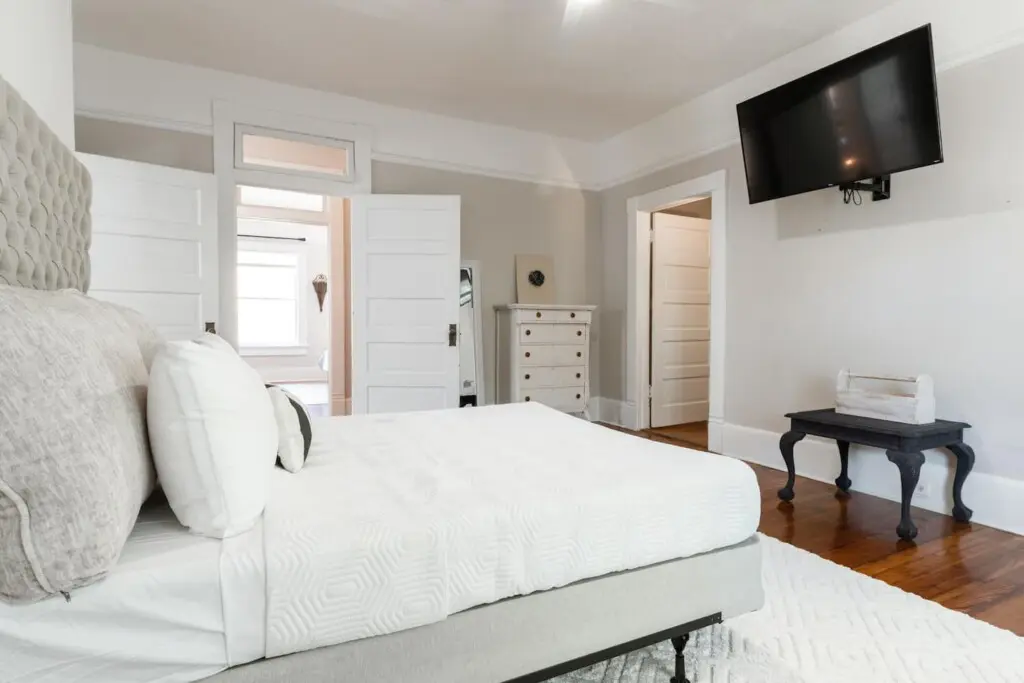 f4eaa9ef d709 48be b5fd 812fd616af01