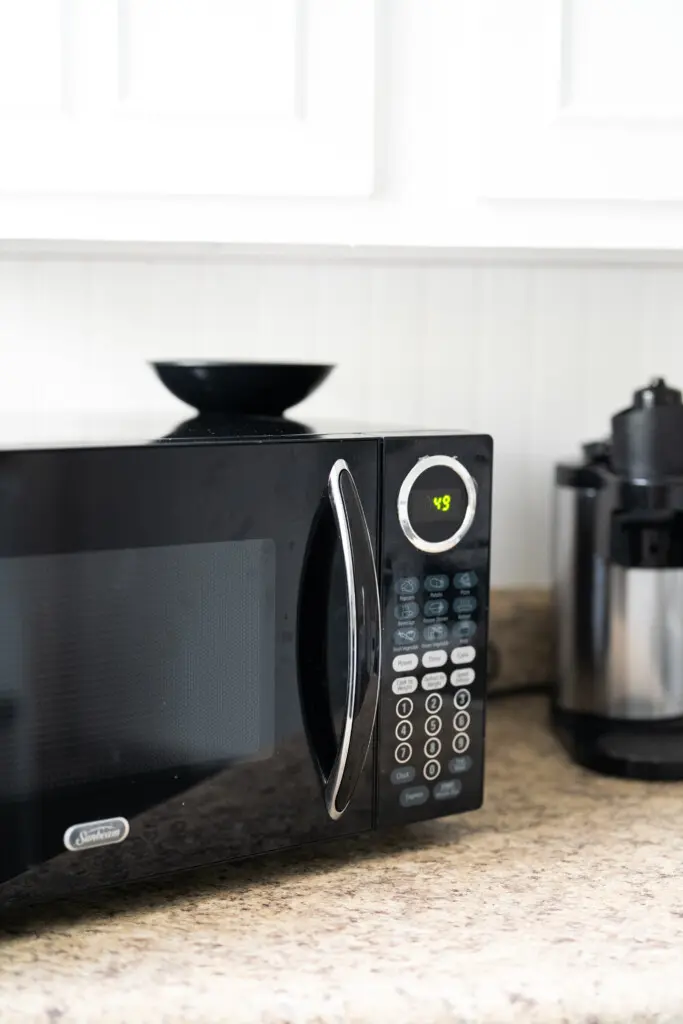 fee6db17 baf3 4b1f af4b a6bb63122fc2