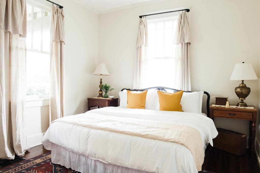 Dreamline Suites Furnished Bedroom in Montgomery